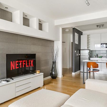 Cozy Family Apartments With Balcony Near Zlote Tarasy Warsawa Bagian luar foto