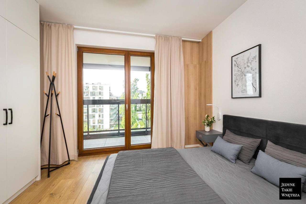 Cozy Family Apartments With Balcony Near Zlote Tarasy Warsawa Bagian luar foto