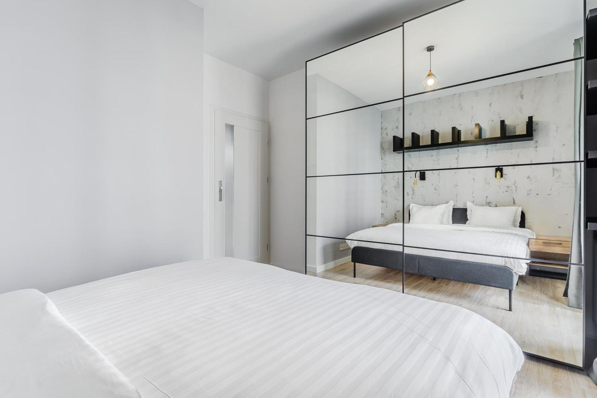 Cozy Family Apartments With Balcony Near Zlote Tarasy Warsawa Bagian luar foto