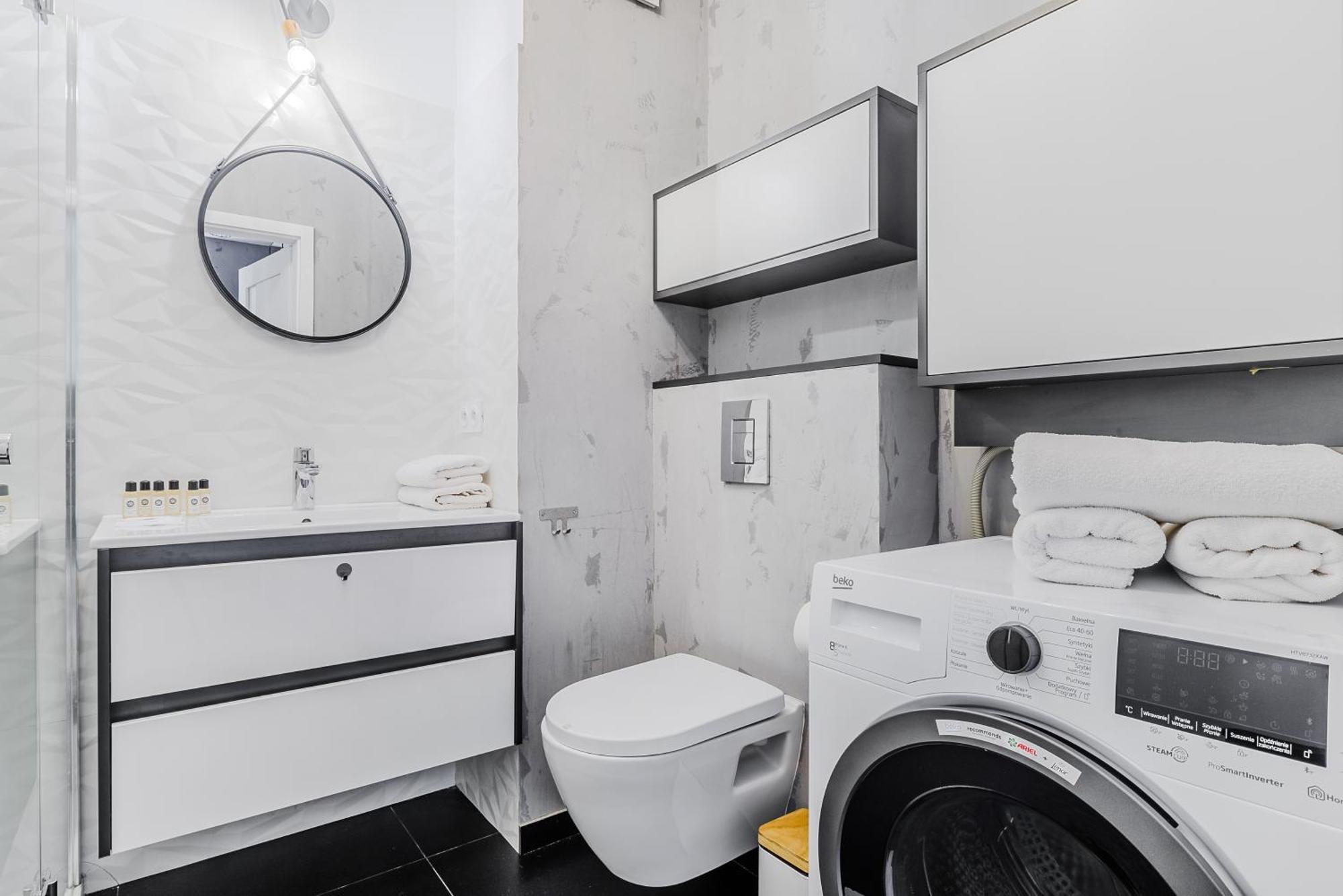 Cozy Family Apartments With Balcony Near Zlote Tarasy Warsawa Bagian luar foto