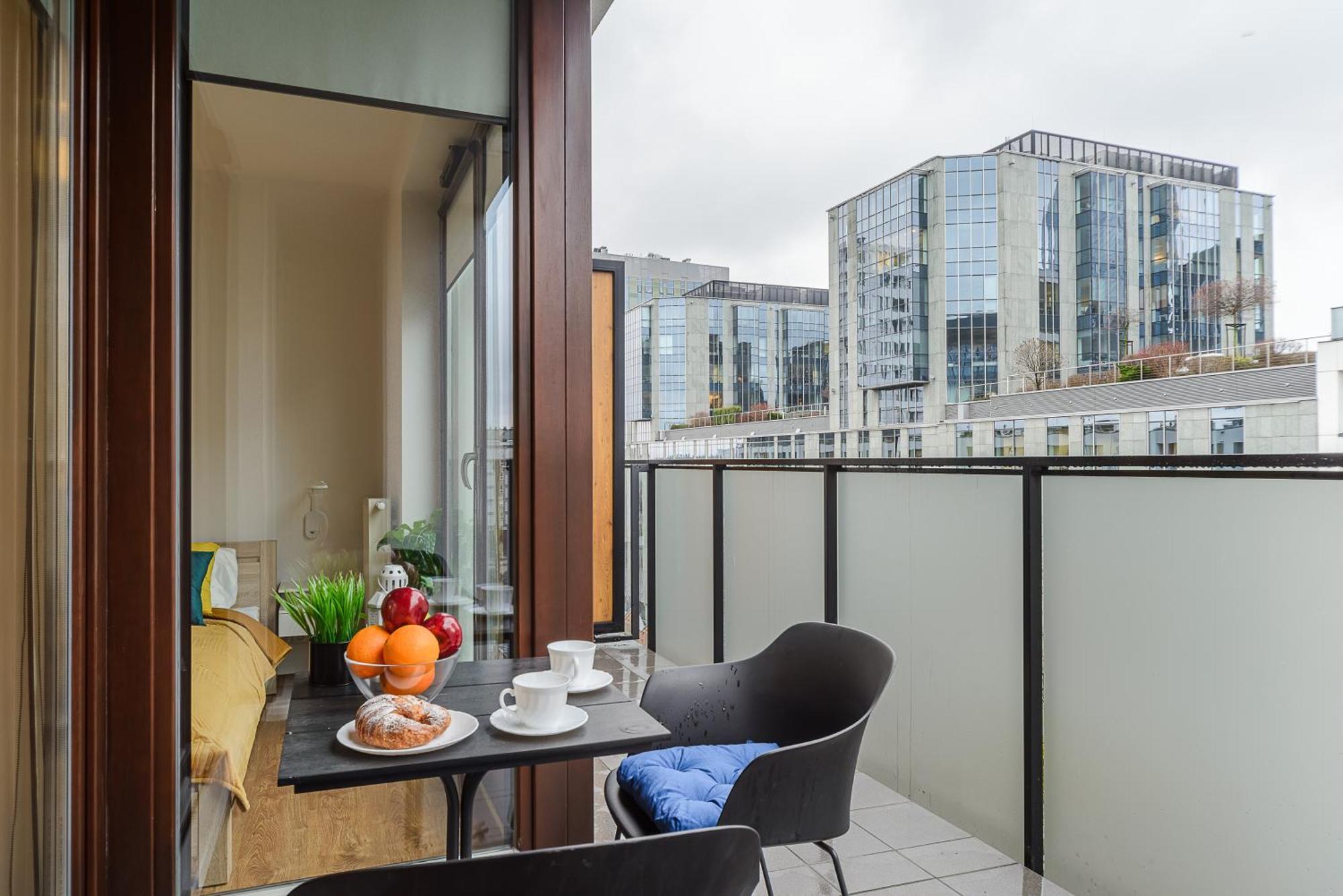 Cozy Family Apartments With Balcony Near Zlote Tarasy Warsawa Ruang foto