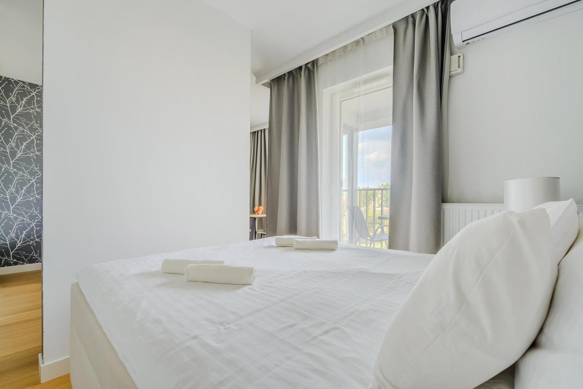 Cozy Family Apartments With Balcony Near Zlote Tarasy Warsawa Ruang foto